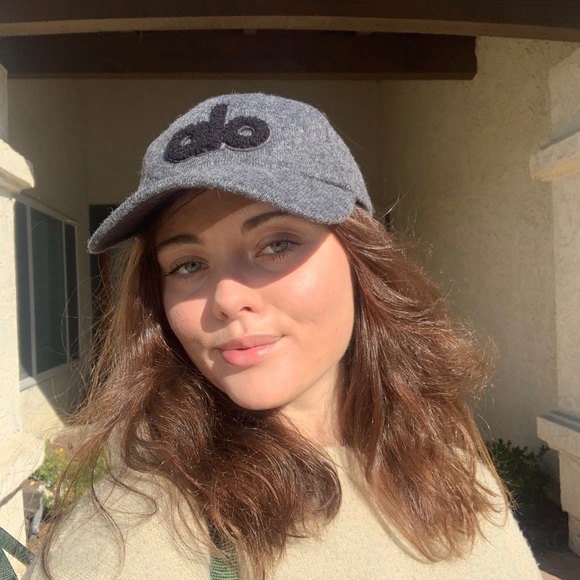 Meet your Posher, Caroline - Picture 1 of 1